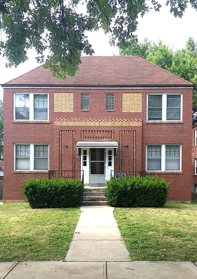 Foto del edificio - 4960 Fyler Ave