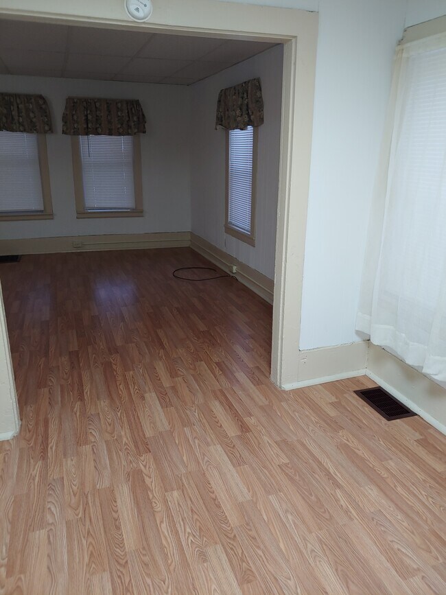Living Room - 40 Pierrepont Ave