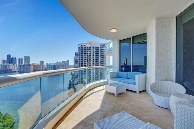 Foto del edificio - 6000 Island Blvd