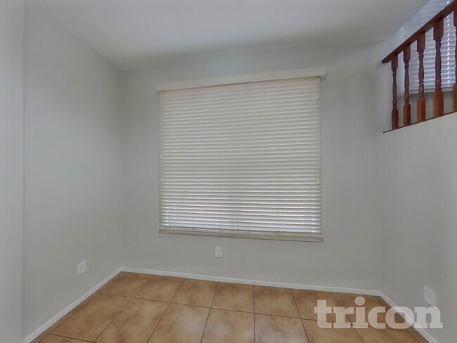 Foto del edificio - 2323 Grenadine Rd