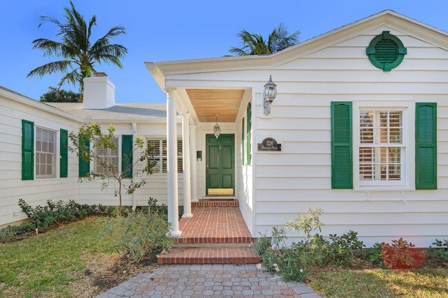 Building Photo - 326  Monceaux Road