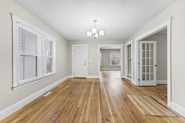 Foto del edificio - 2508 W Jefferson Ave