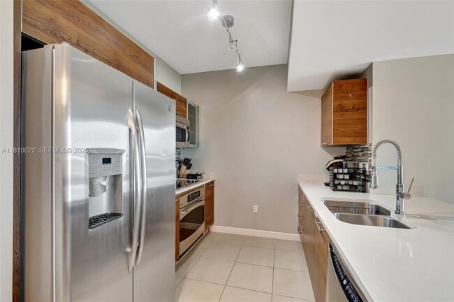 Building Photo - 480 Hibiscus St