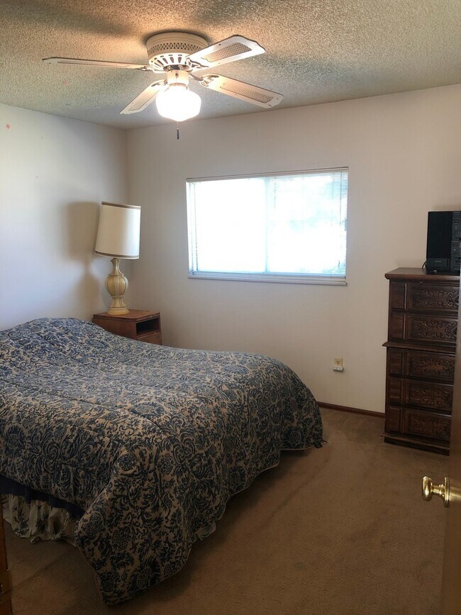 Foto del edificio - COZY 3 Bed 1.5 Bath Single Family home in ...