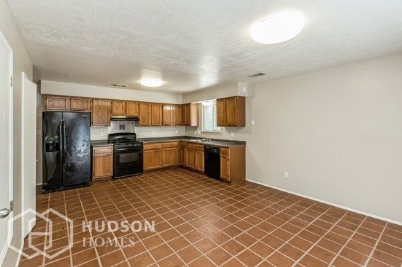 Foto del edificio - NOW AVAILABLE! 871 Baltic Ave SE, Rio Ranc...