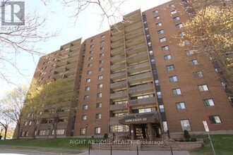 Building Photo - 1100 Ambleside Dr