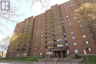 Building Photo - 1100 Ambleside Dr