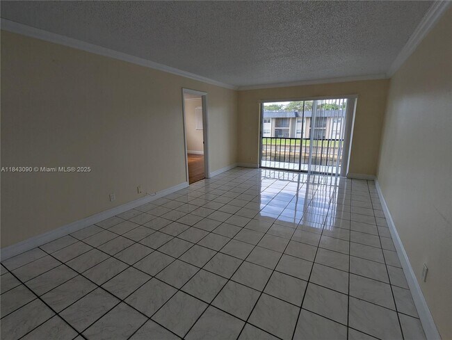 Foto del edificio - 7960 N Colony Cir