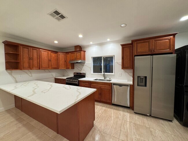 Foto del edificio - 2031 N Hoover St