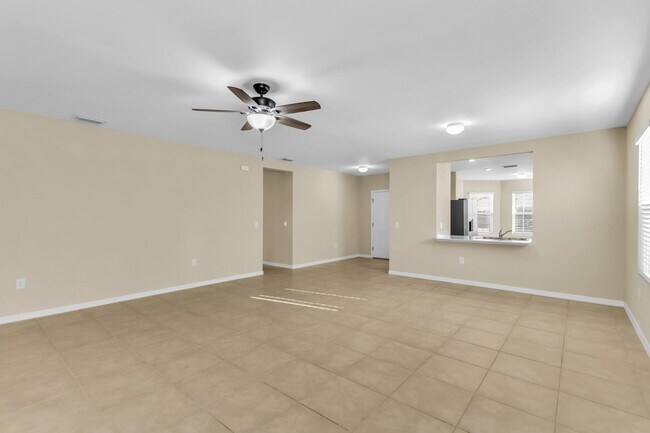 Building Photo - 3310 Acapulco Cir