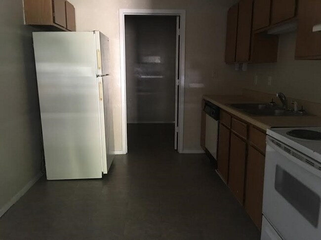 Building Photo - 404 Kearley Dr