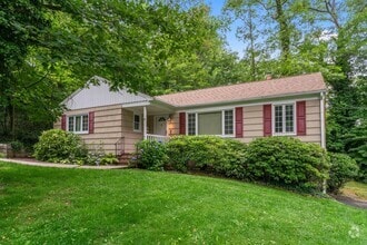 Building Photo - 5 Dogwood Rd