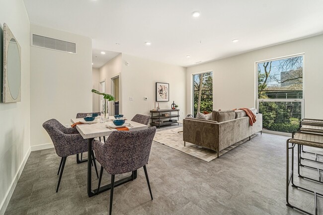 Deluxe Living Space - Lafayette West Apartments