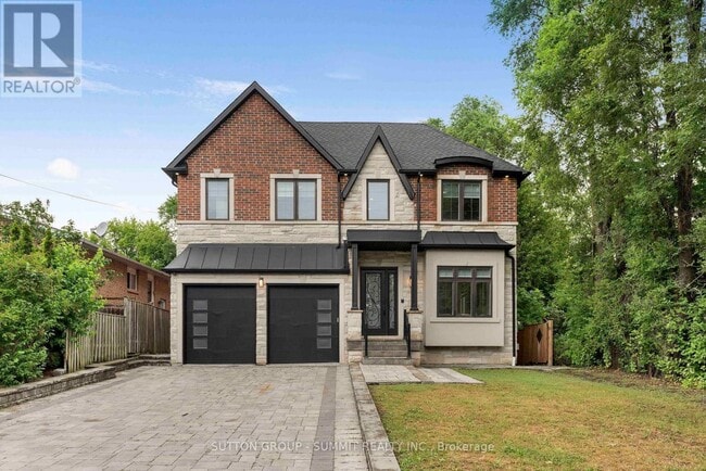 Building Photo - 832 Sheppard Ave