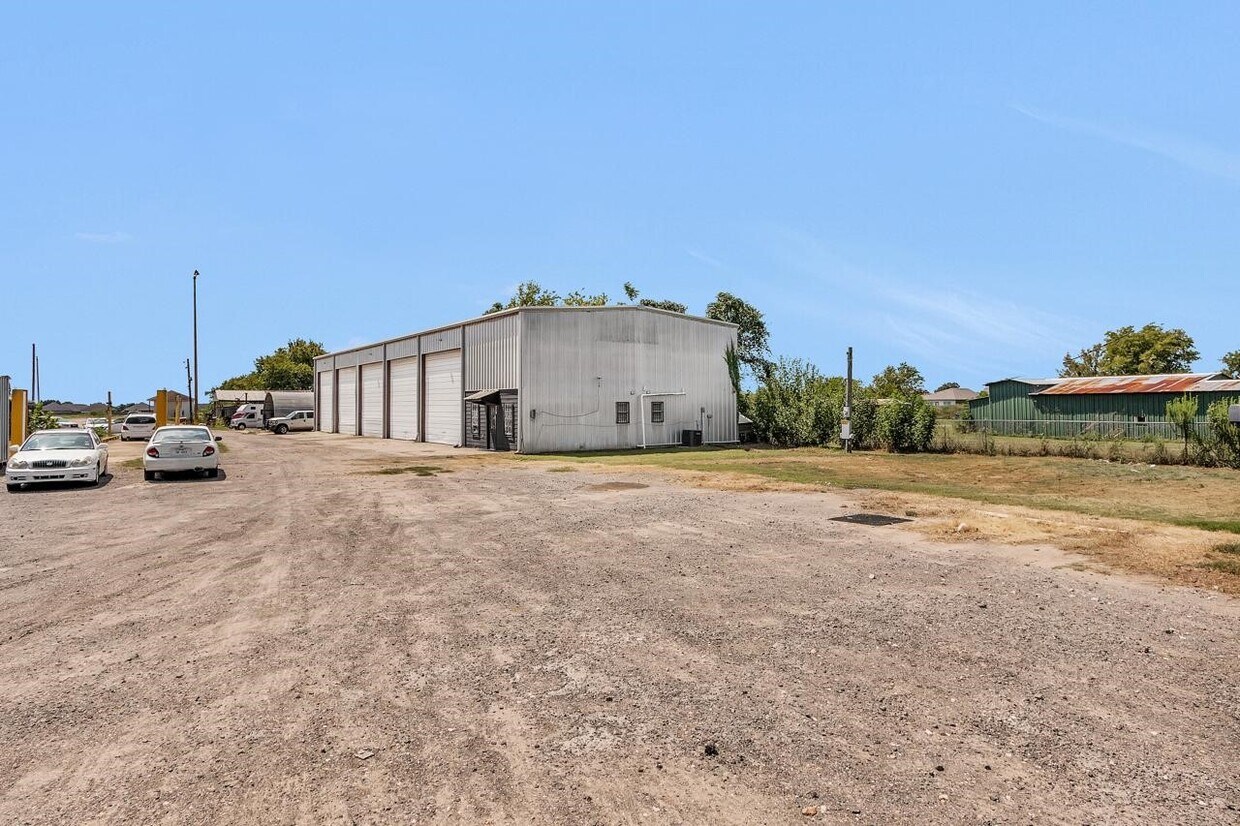 Foto del edificio - 8867 Co Rd 424