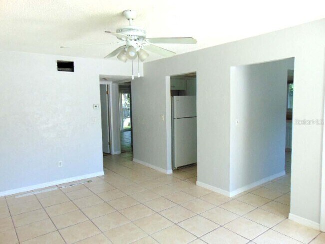 Building Photo - 217 Debby Ct
