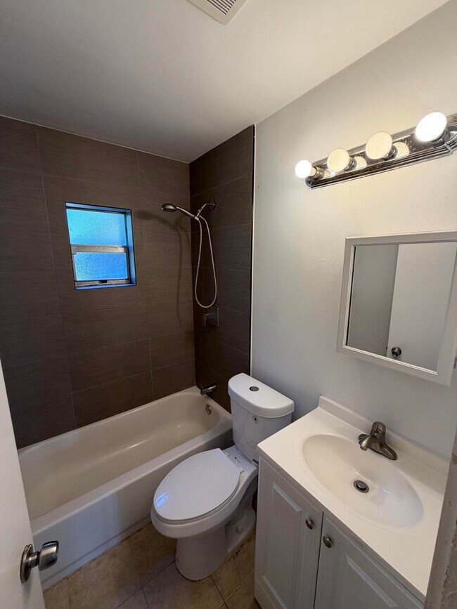 Foto del edificio - 4927 SW 44th Terrace