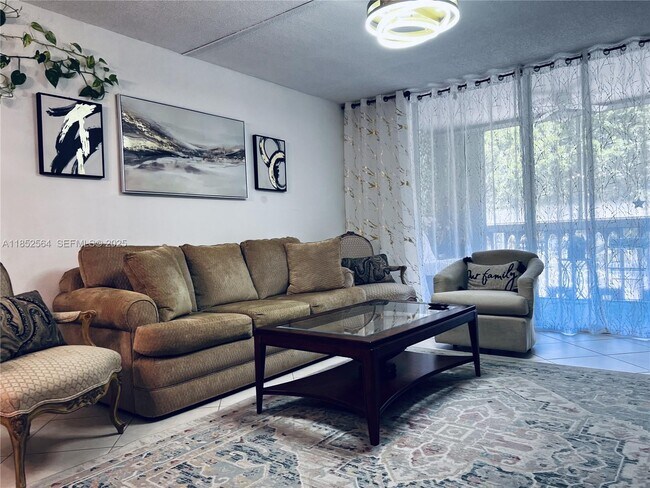 Foto del edificio - 320 NE 12th Ave