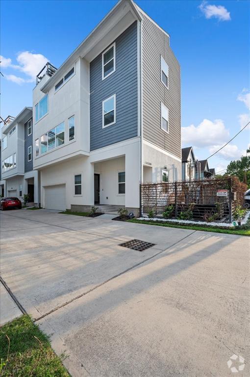 Building Photo - 1418 W 26th St