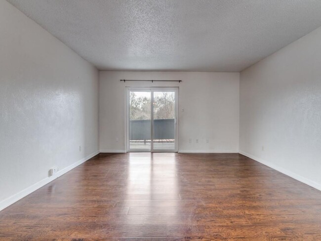 Building Photo - 6414 Woodway Dr