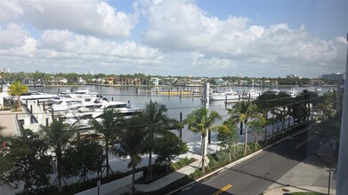 Building Photo - 200 S Birch Rd