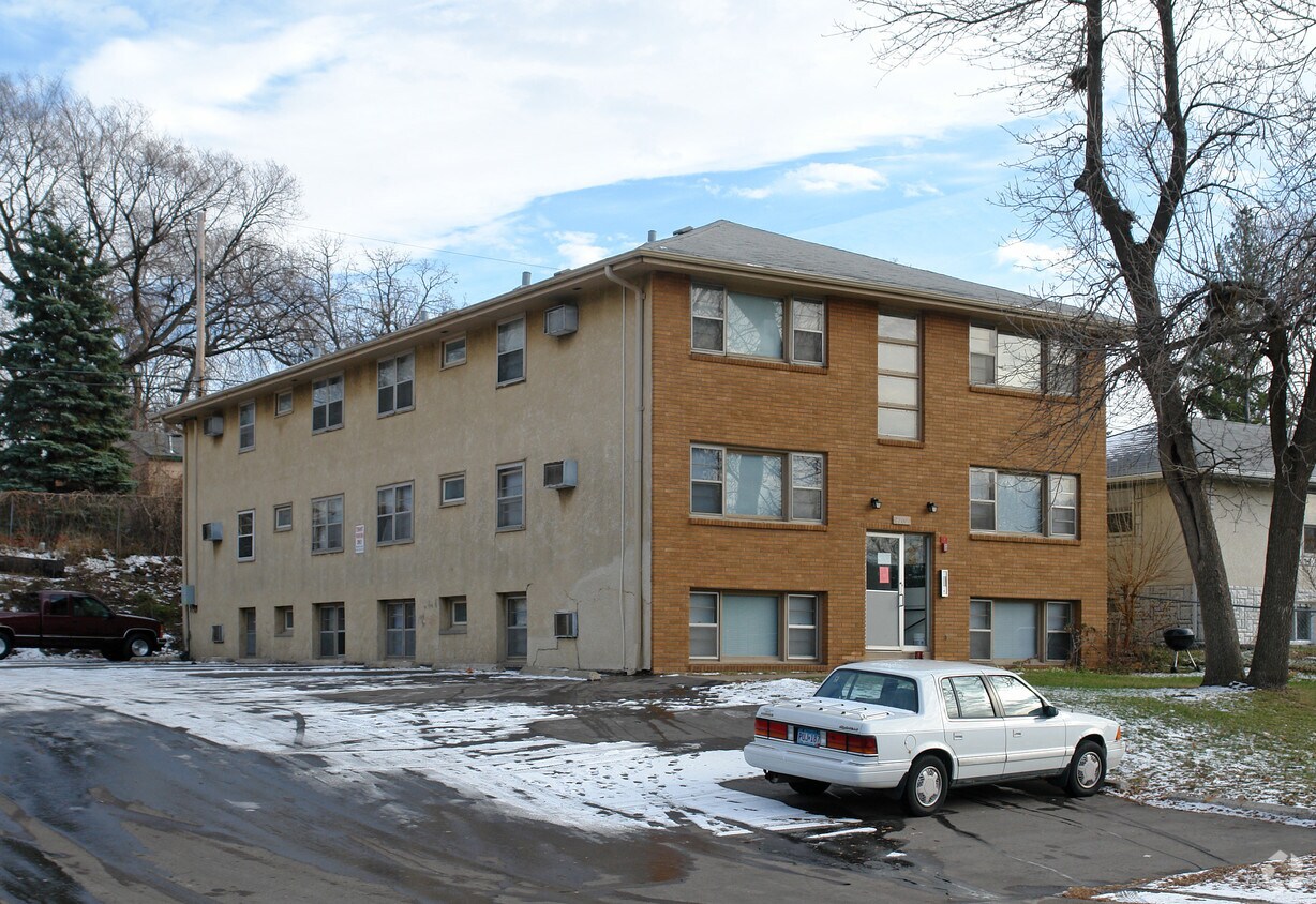 4707 University Ave NE, Columbia Heights, MN 55421 Apartments
