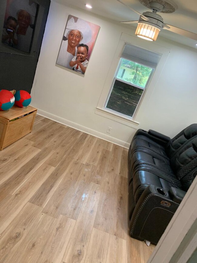 living room - 164 Bynum Ave
