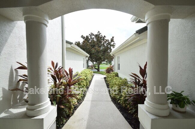 Building Photo - 534 Grasslands Village Cir