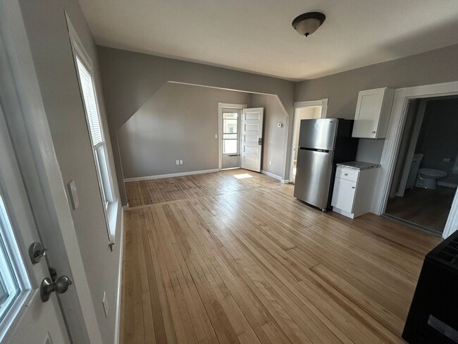 Building Photo - 465 Rimmon St