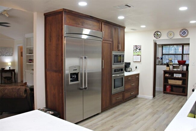 Building Photo - 3616 Arrowhead Cir