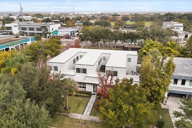 Foto del edificio - 1049 N Kentucky Ave