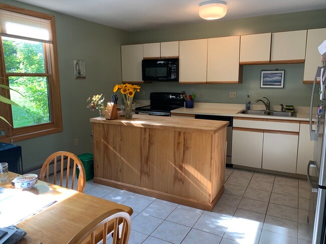 Kitchen (under renovation) - M6 Stonehedge Dr
