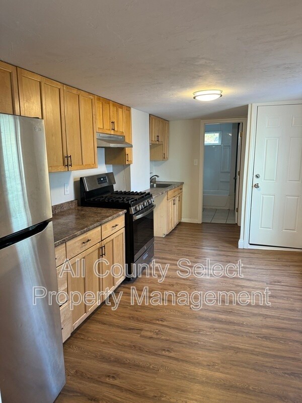 Foto del edificio - 83 Groveland St