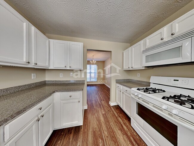 Foto del edificio - 1734 Bennett Dr