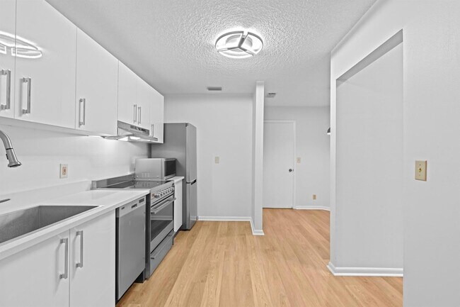 Building Photo - 1410 Ocean Dunes Cir