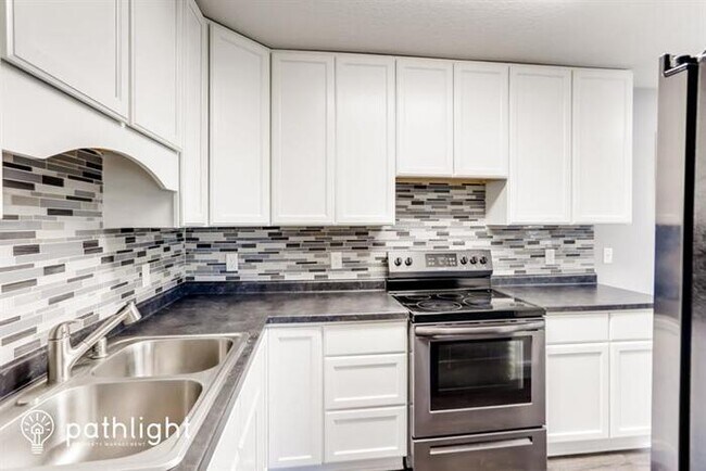 Building Photo - 1718 English Street, Maplewood, MN, 55109