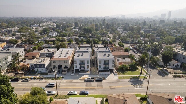 Building Photo - 5108 Cahuenga Blvd