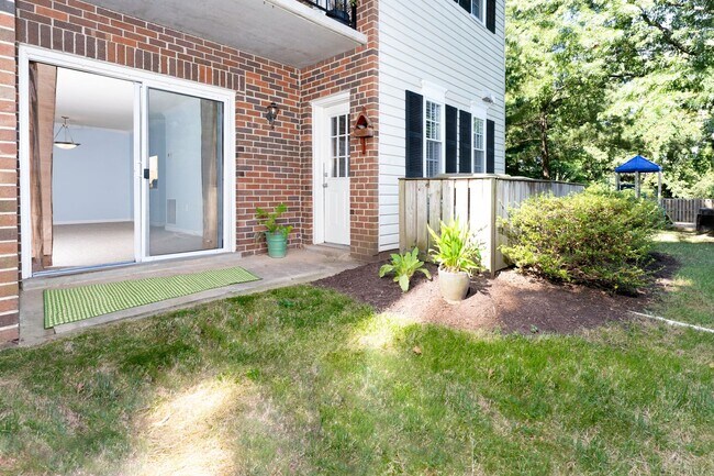 Foto del edificio - Beautiful 2BR/2FB Ground Corner Unit, Brig...