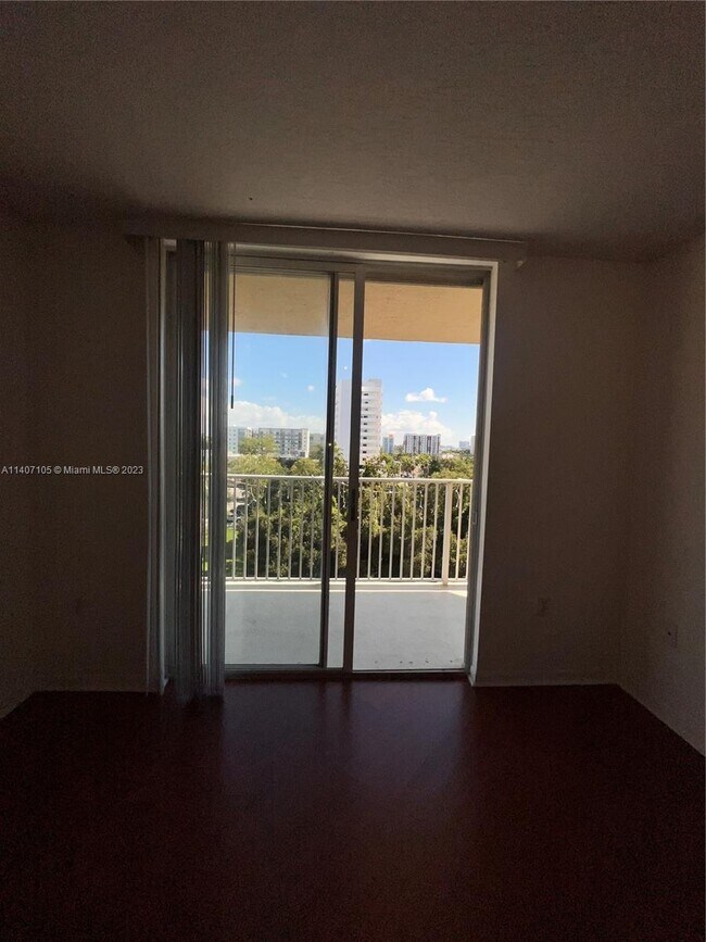 Foto del edificio - 102 SW 6th Ave