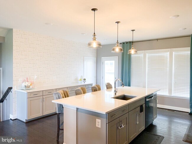 Foto del edificio - 1853 Shadding Bay Ln