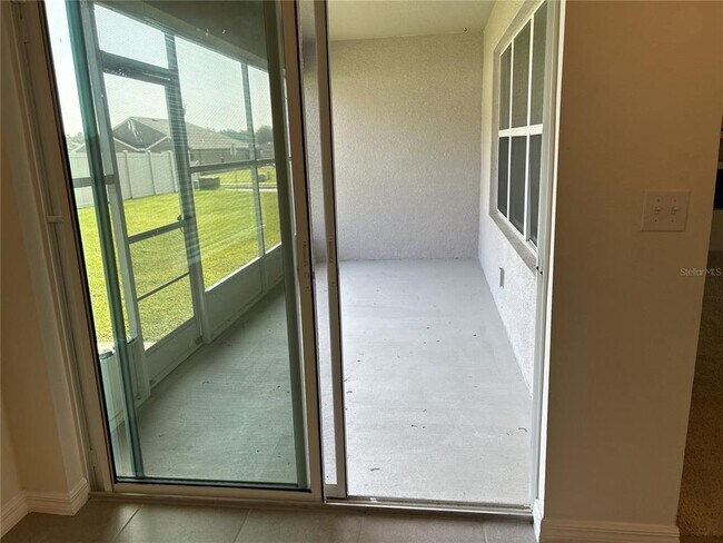 Foto del edificio - 4965 NE 14th Pl