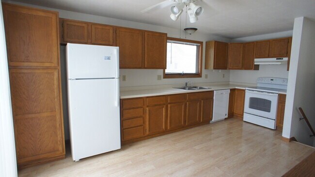 Foto del edificio - 2 Bedroom Pet Friendly Duplex Available Now!