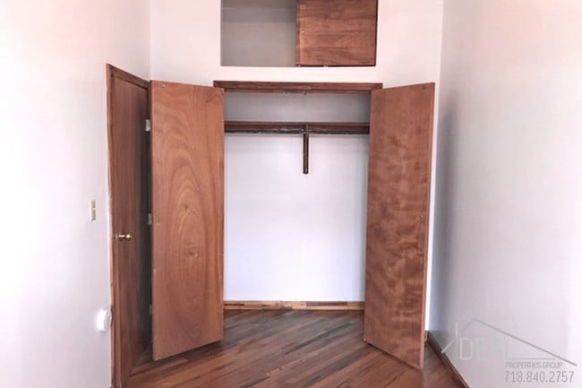 Building Photo - Basic 1 Bedroom Apartment on Fulton Street