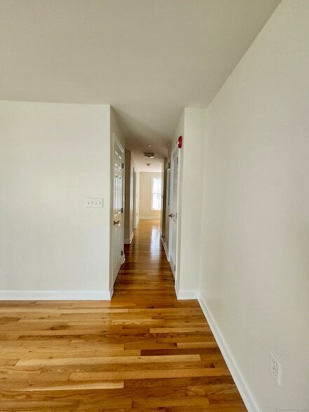 Foto del edificio - 37 Westwood Dr