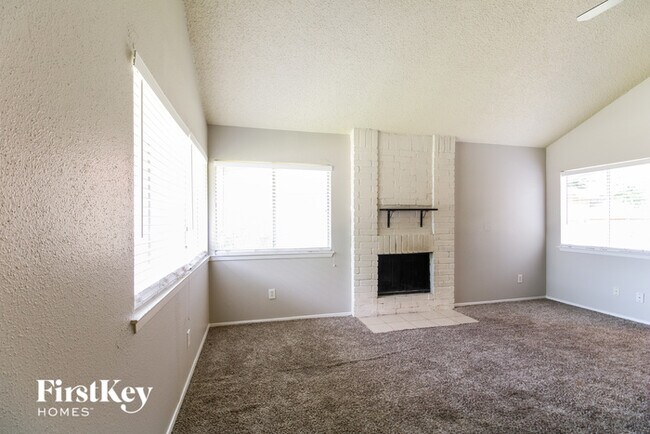 Building Photo - 17902 Fieldglen Dr