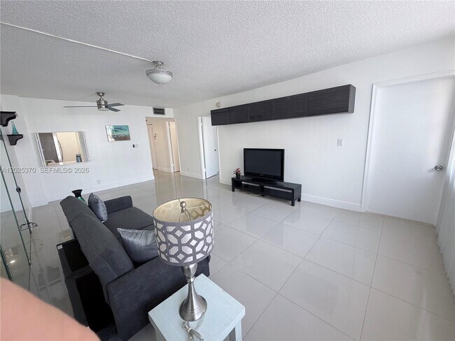 Foto del edificio - 1825 S Ocean Dr