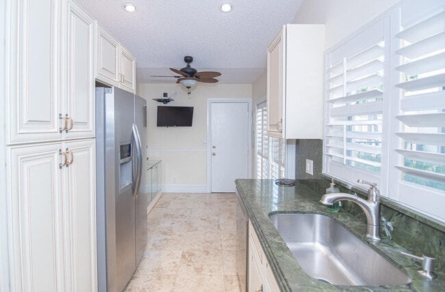 Building Photo - 8410 Brussels Way