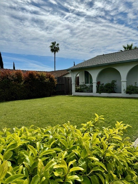 Building Photo - 2354 Pinnacle Dr
