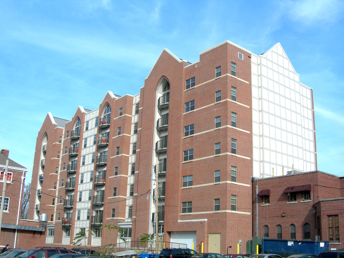 Primary Photo - Presby Hall - UIUC Private Certified Housing