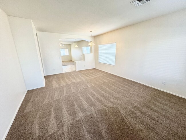 Building Photo - 4 Bedroom / 2 Bath Single Level Home in Coldwater Springs Community of Avondale! Golf, Entertainm...